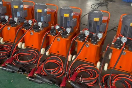 不會挑選鉚釘機(jī)？碩峰來支招！